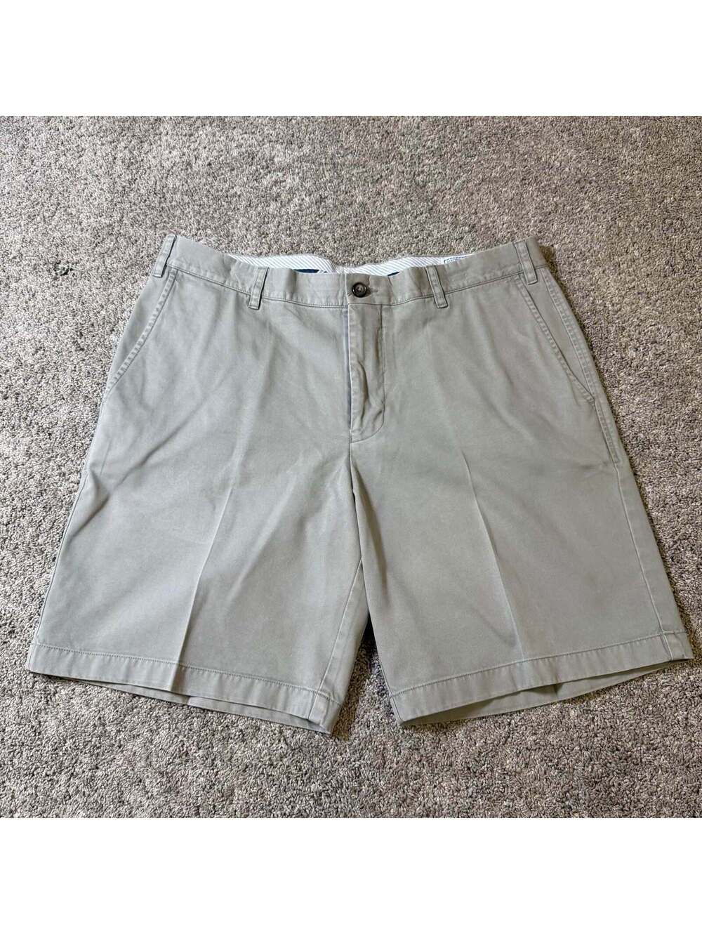 Southern Tide Men’s Grayish Chino Shorts Size 38